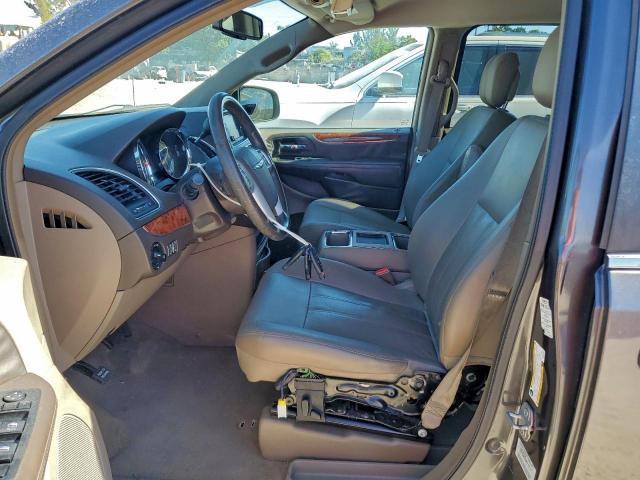 Chrysler Minivan Touring Image 13