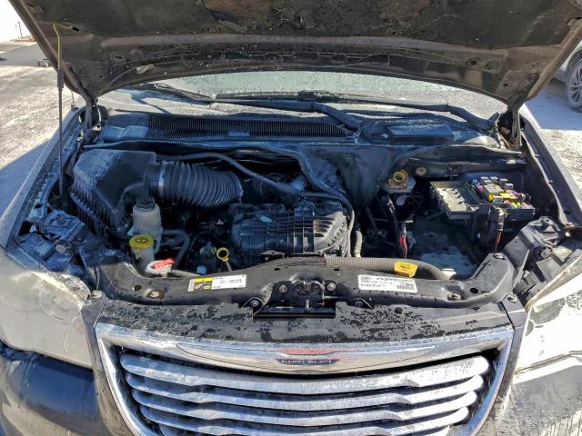 Chrysler Minivan Touring Image 6