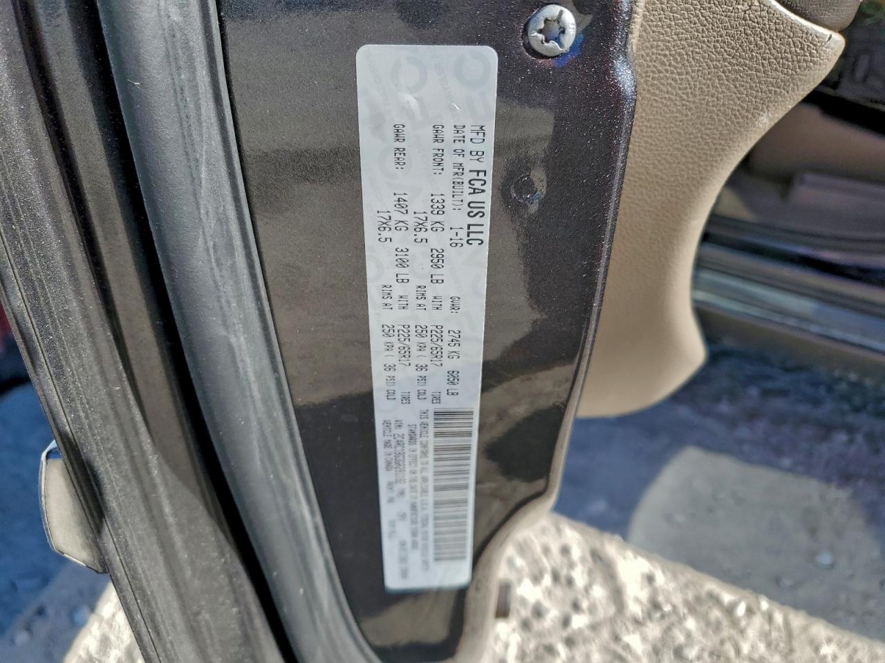 Chrysler Minivan Touring Image 8