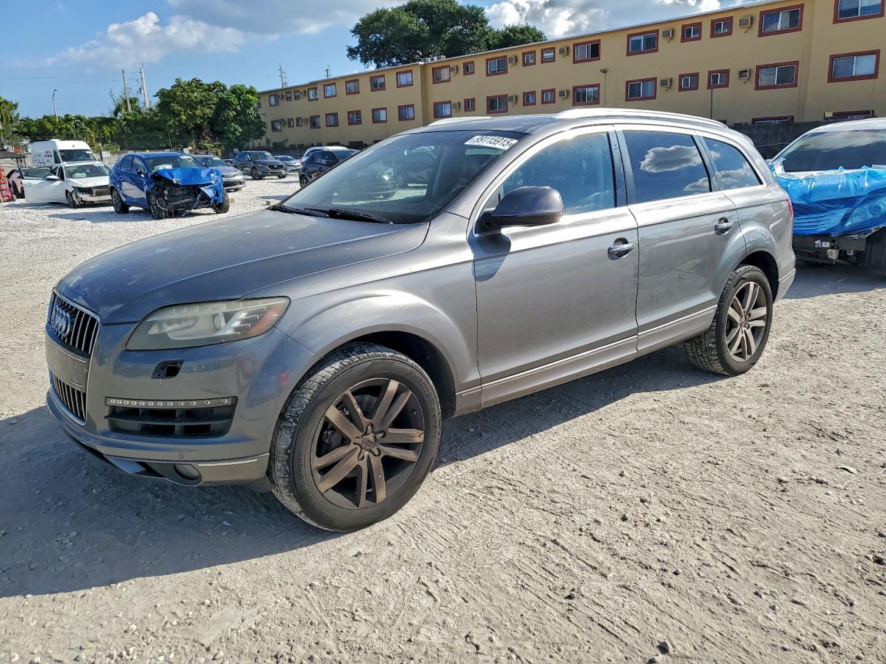 Audi Q7 Premium Plus Image 1