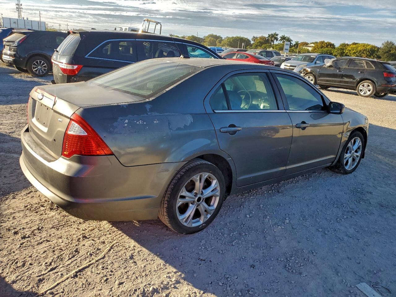 Ford Fusion Se Image 2