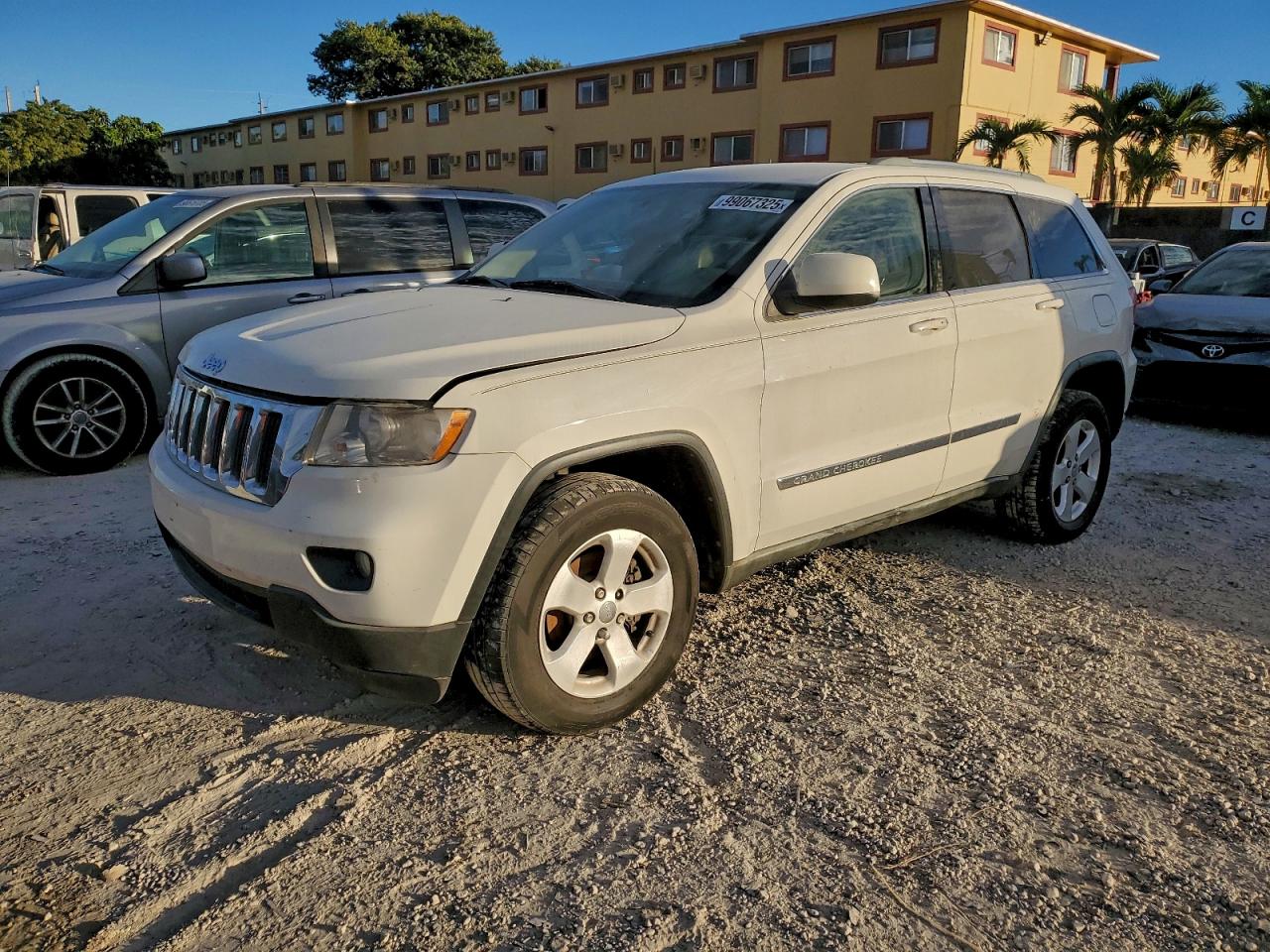 Jeep Grand Cherokee Laredo Image 1