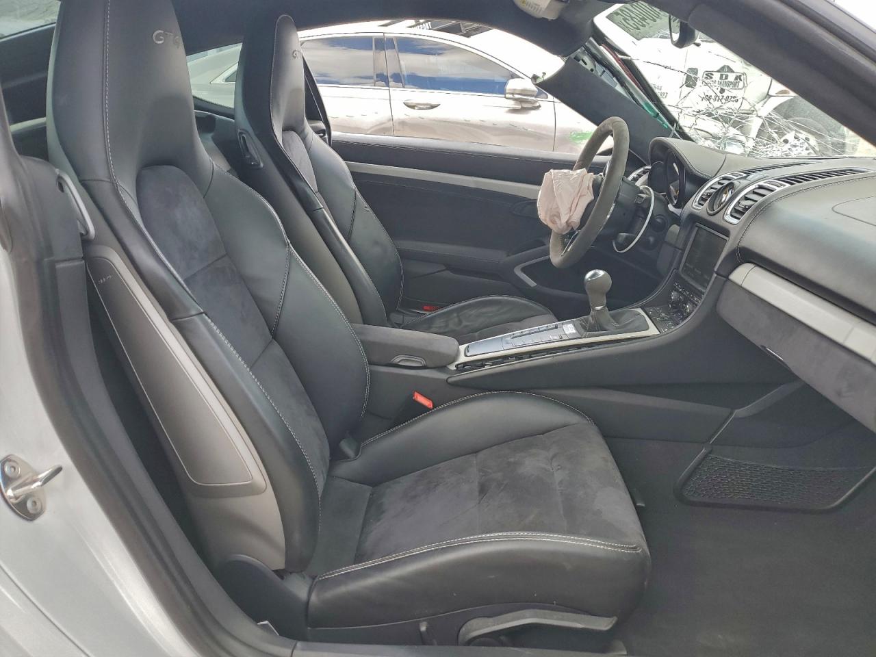 Porsche Cayman Gt4 Image 9