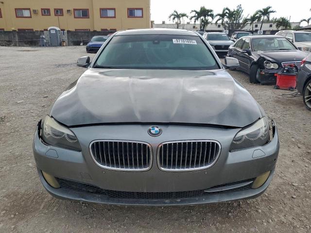 BMW 5 Series I Image 12