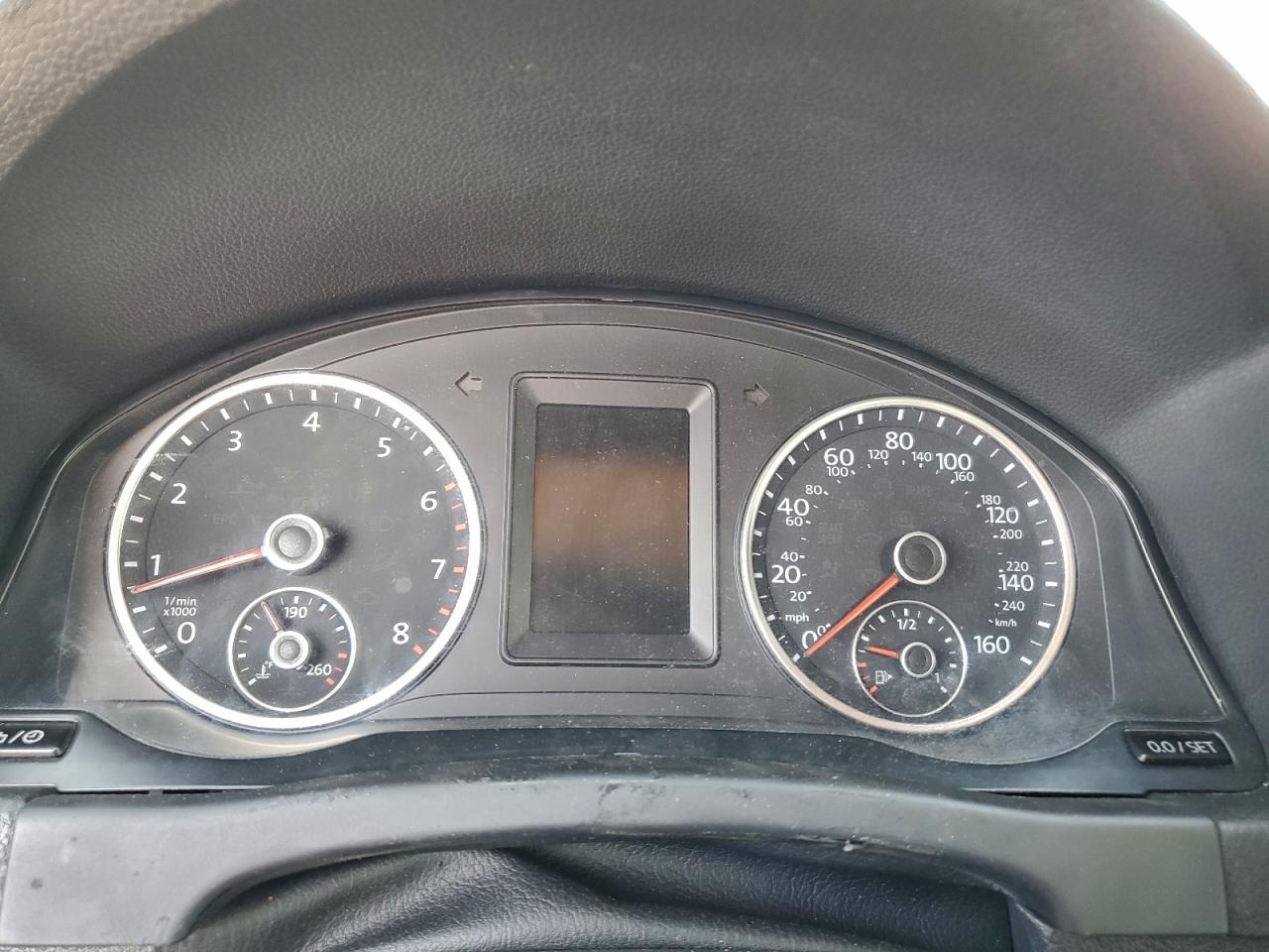 Volkswagen Tiguan S Image 6