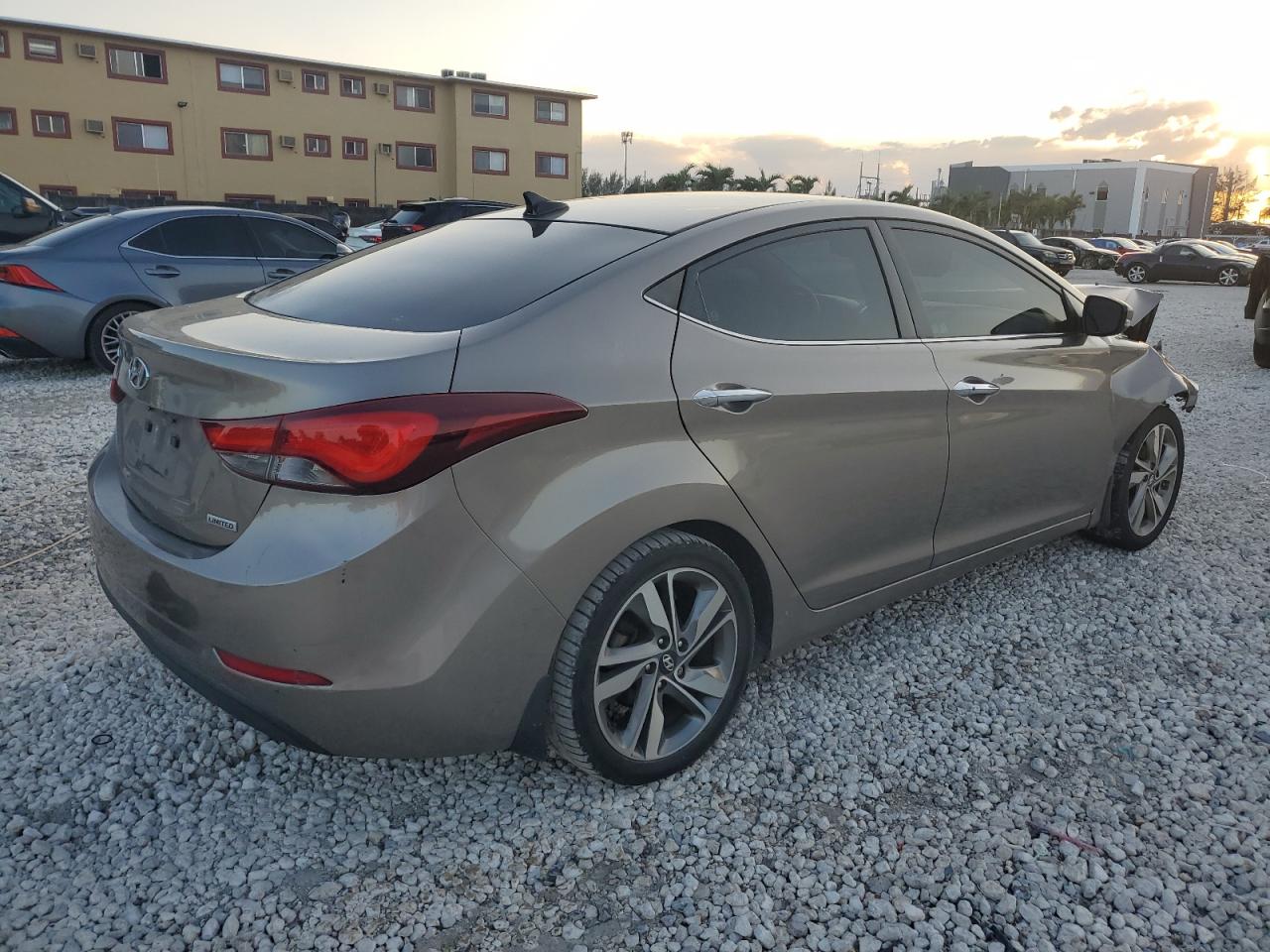 Hyundai ELANTRA Se Image 8