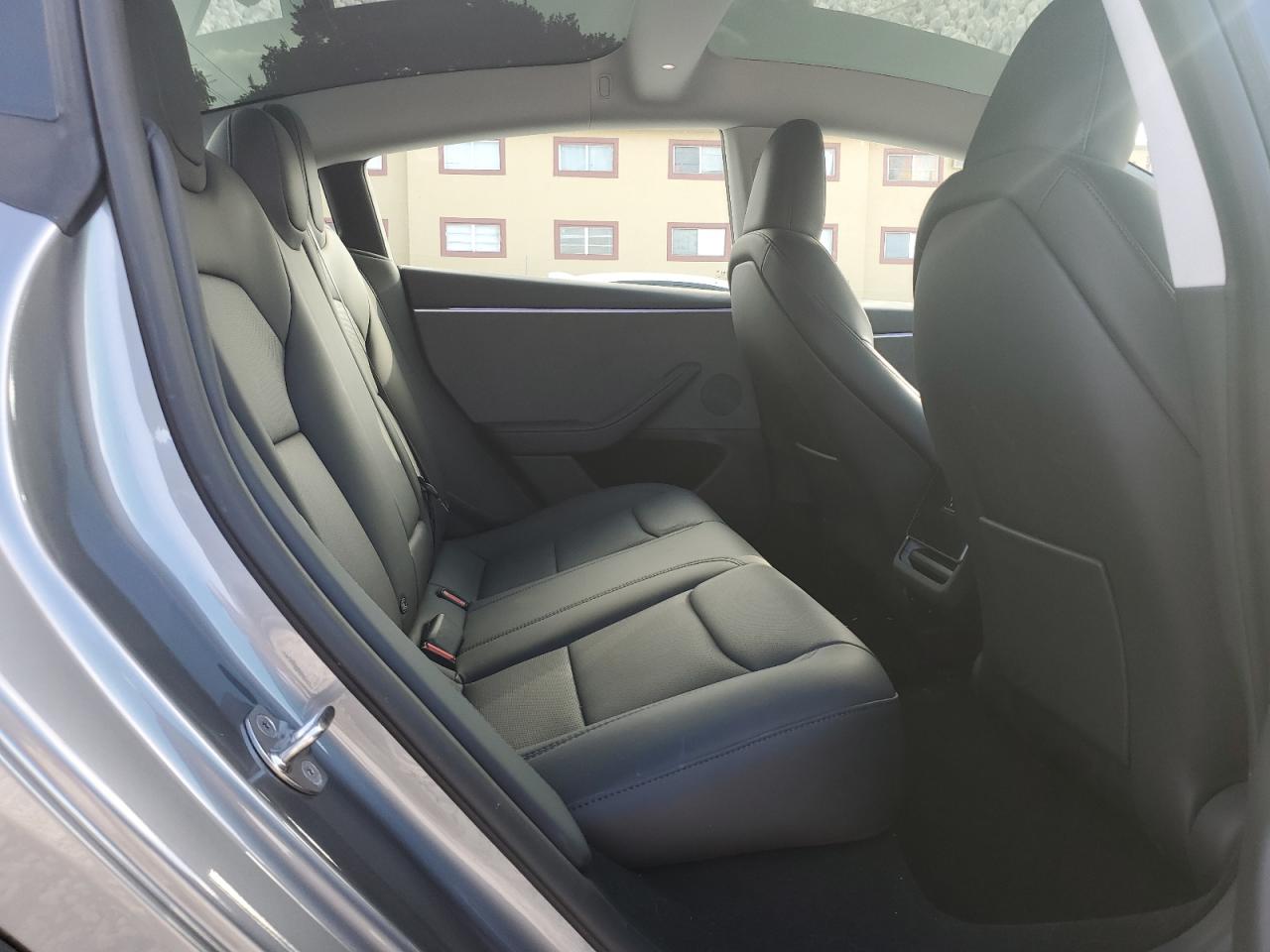 Tesla Model 3 Image 9