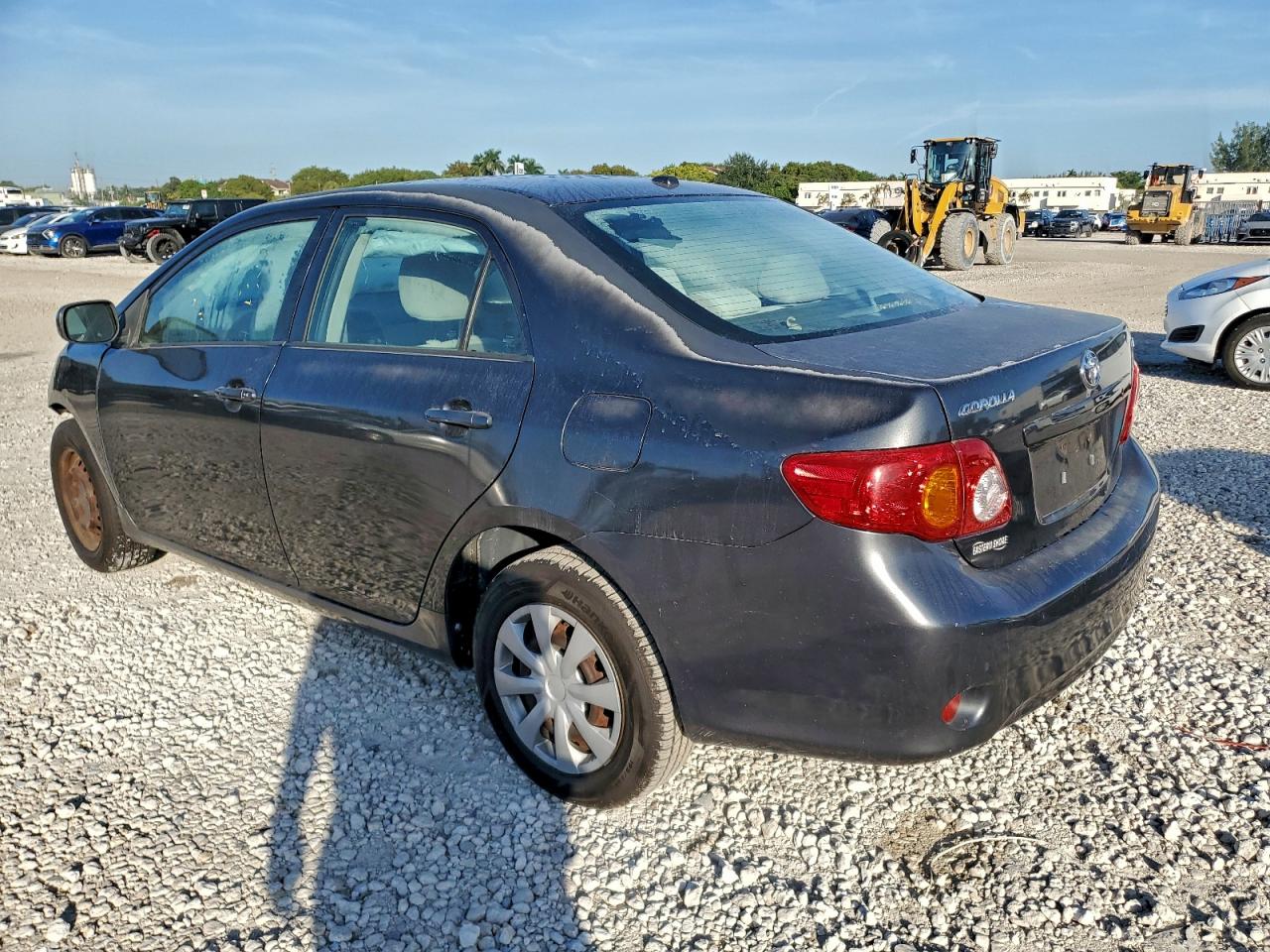 Toyota Corolla Base Image 13