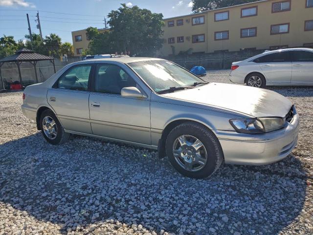 Toyota Camry Ce Image 3