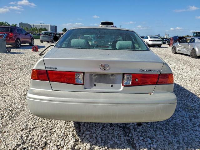 Toyota Camry Ce Image 7