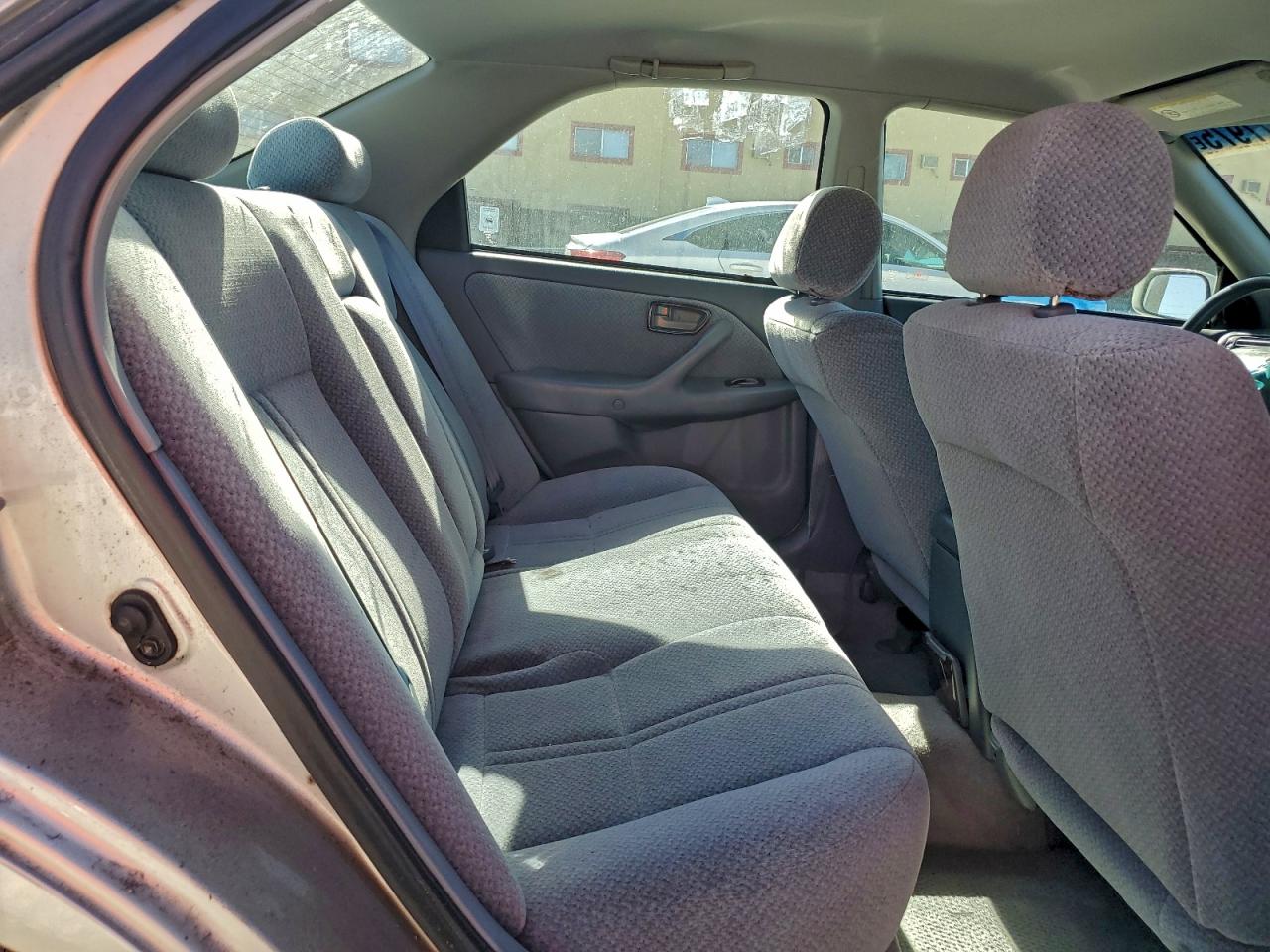 Toyota Camry Ce Image 4