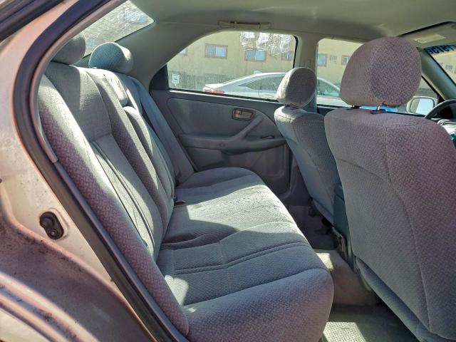 Toyota Camry Ce Image 4