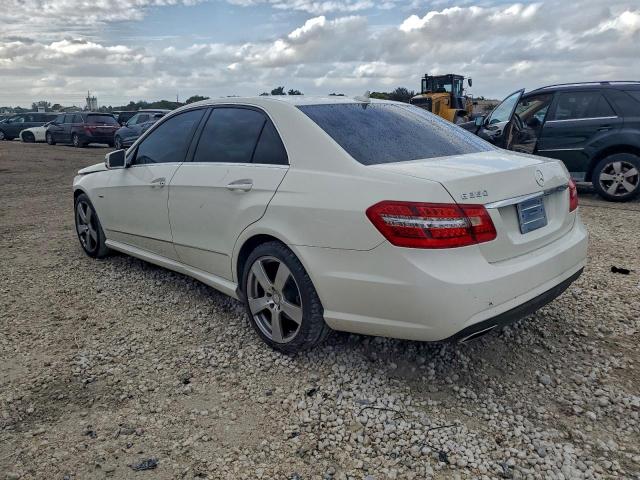 Mercedes-Benz E-Class 350 Image 2