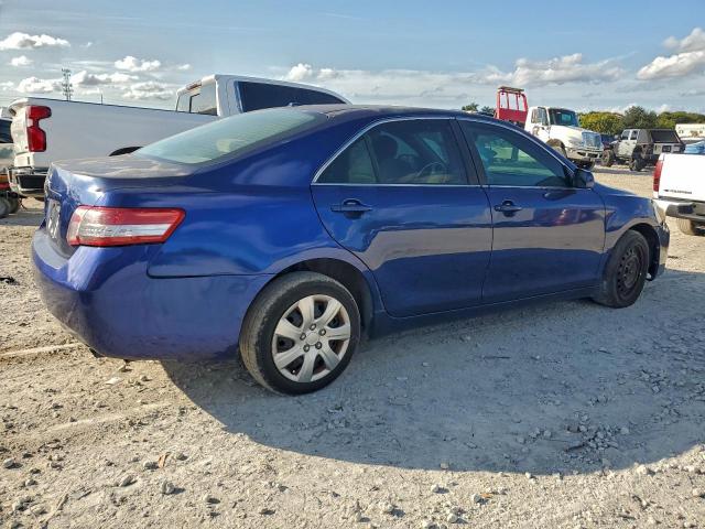 Toyota Camry Base Image 12