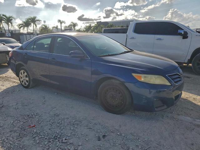 Toyota Camry Base Image 8