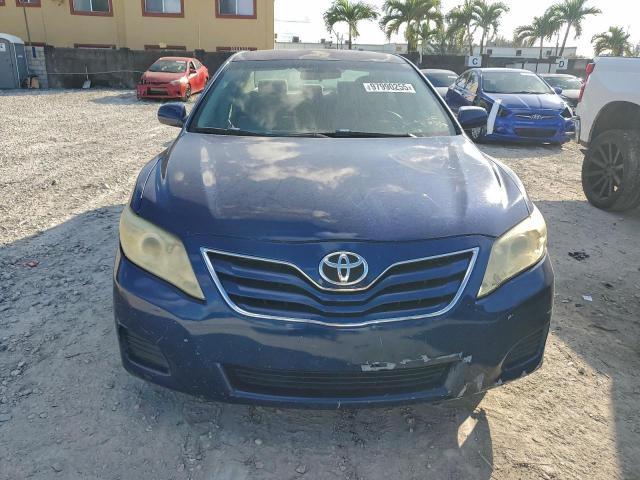 Toyota Camry Base Image 2