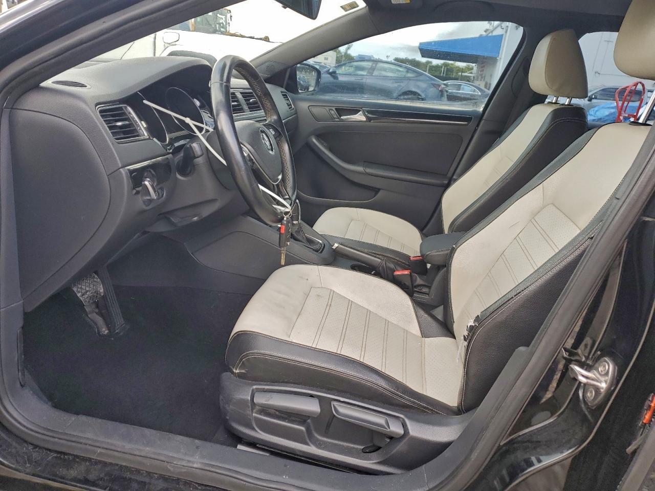 Volkswagen Jetta Se Image 10