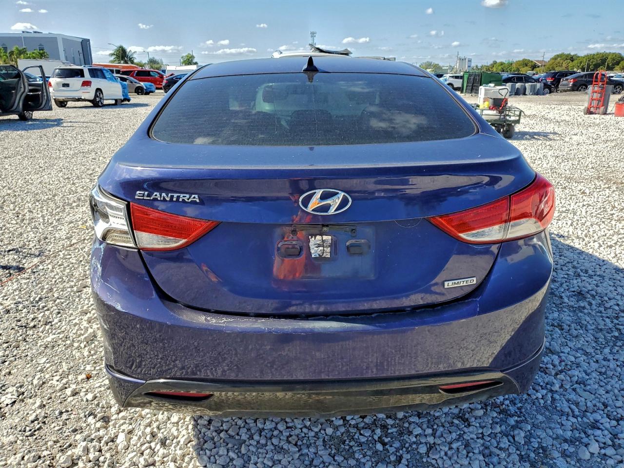 Hyundai ELANTRA Gls Image 3