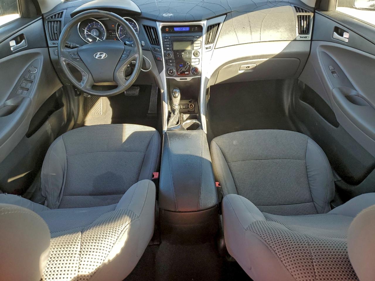 Hyundai SONATA Gls Image 5