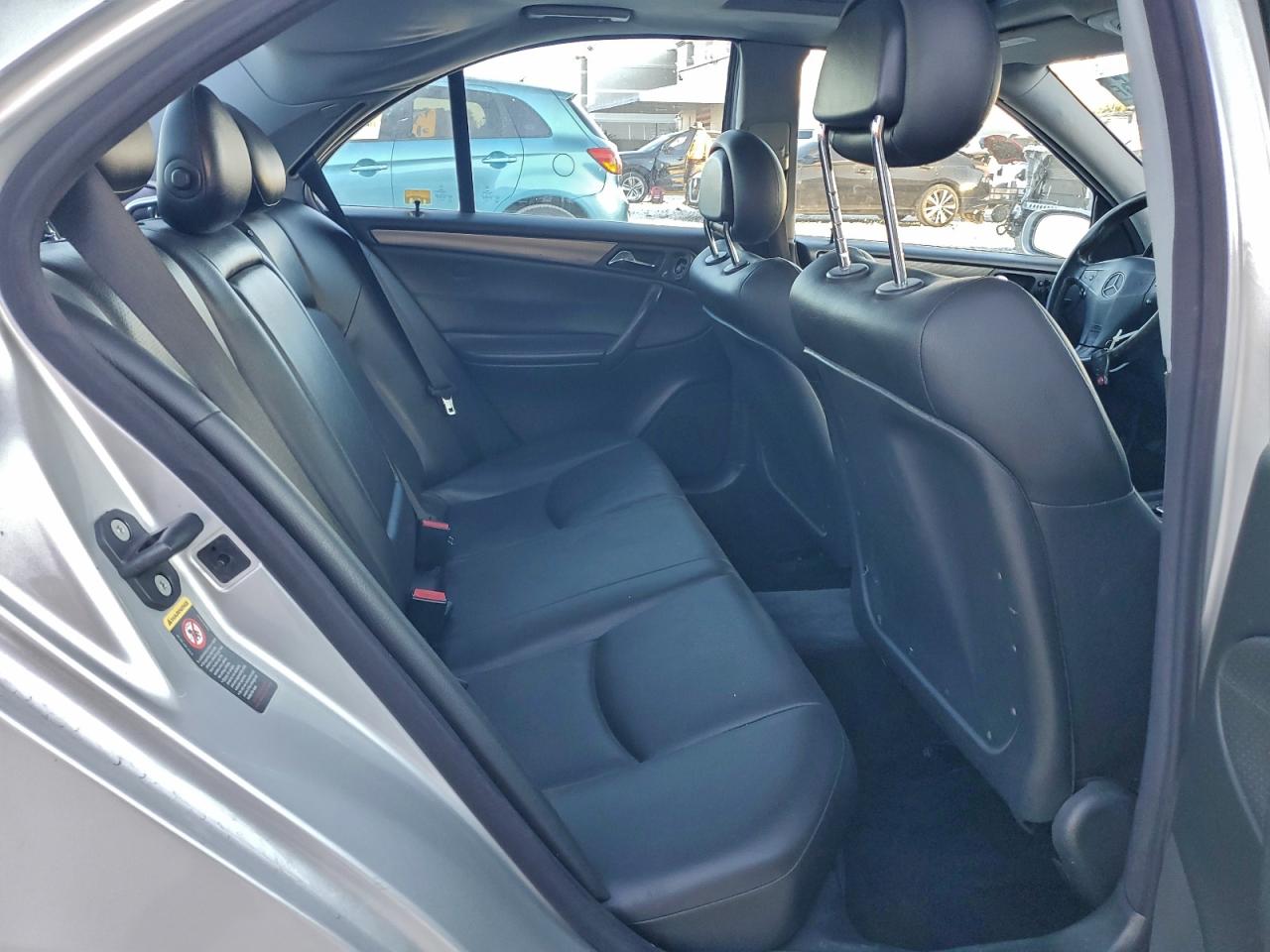 Mercedes-Benz C-Class 320 Image 7