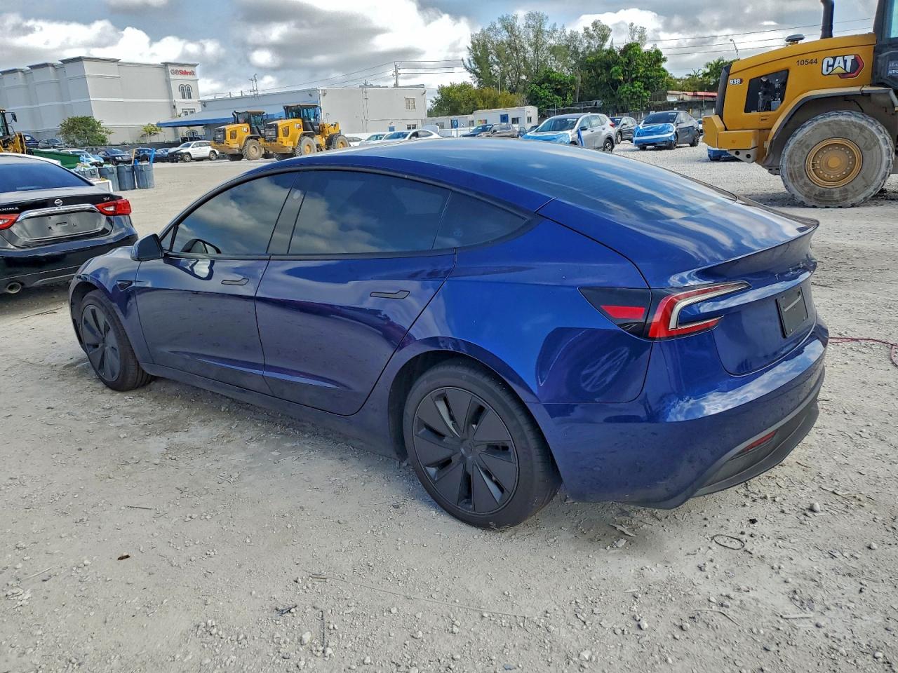 Tesla Model 3 Image 5