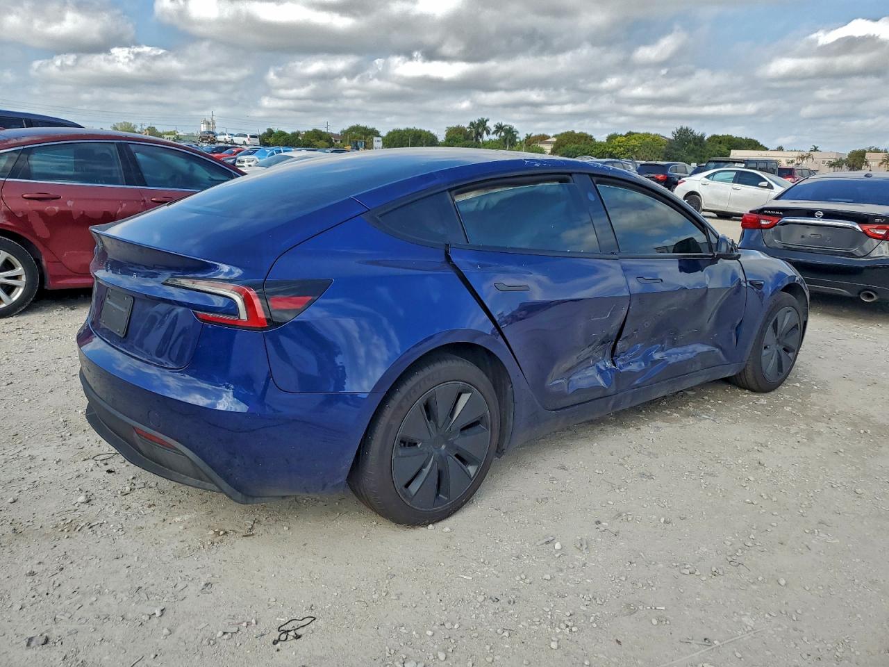 Tesla Model 3 Image 4