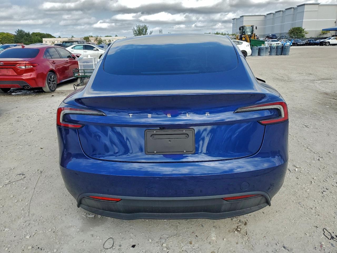 Tesla Model 3 Image 7
