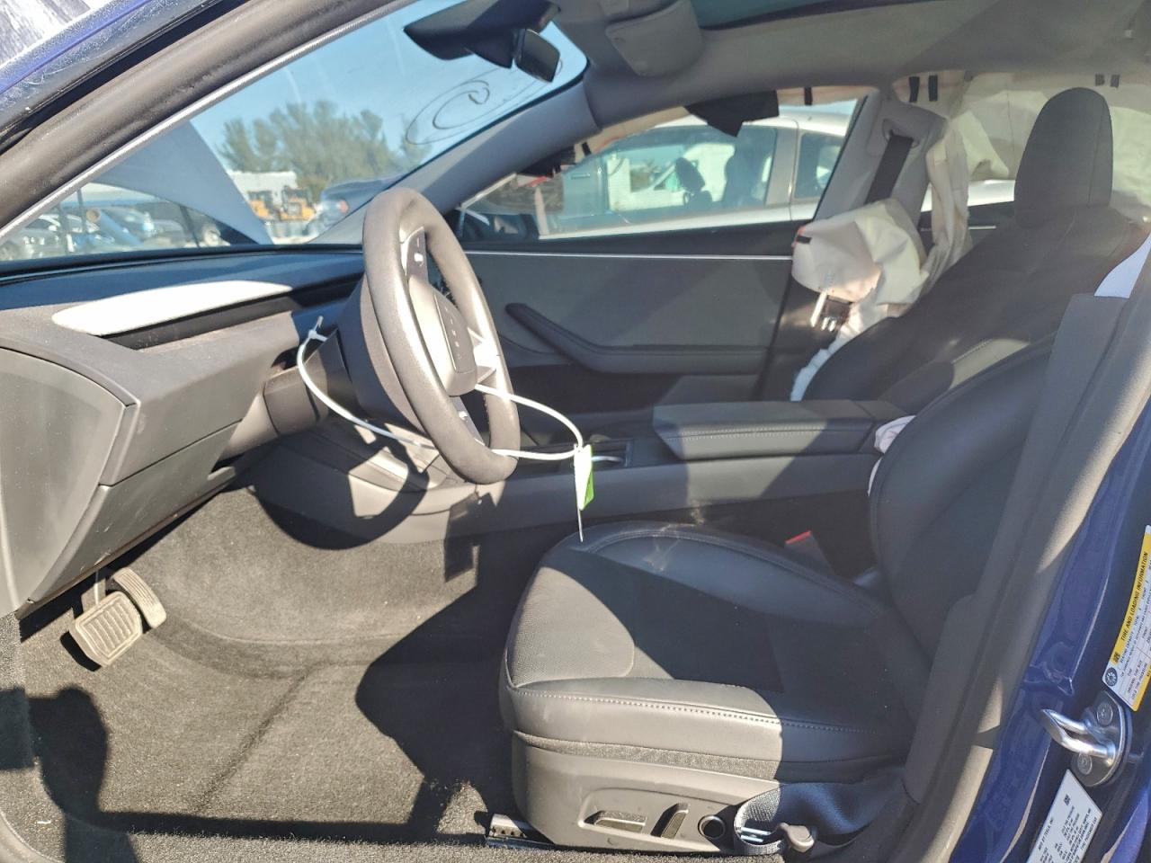 Tesla Model 3 Image 10