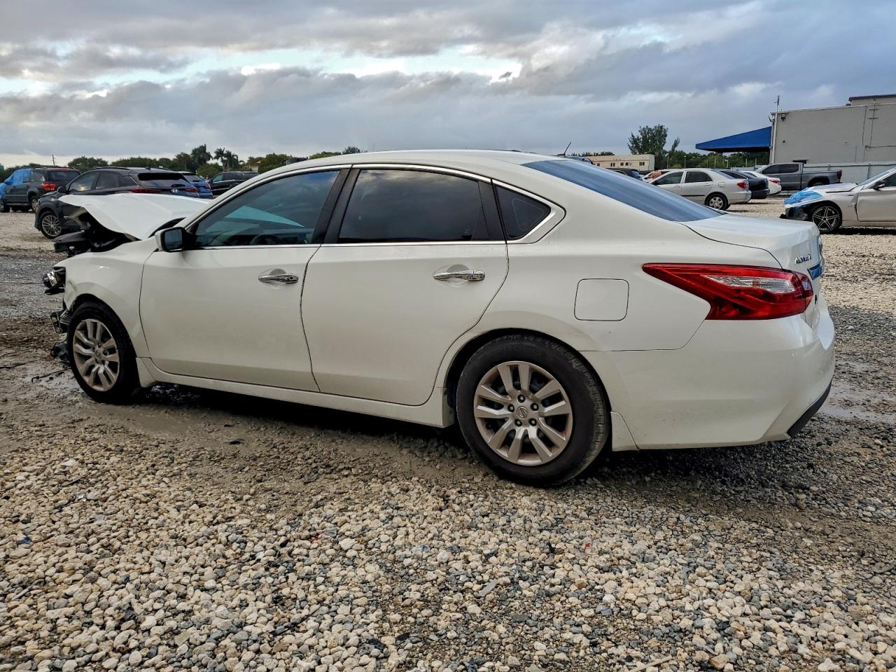 Nissan Altima 2.5 Image 3