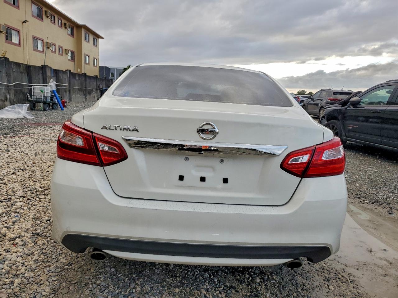 Nissan Altima 2.5 Image 10