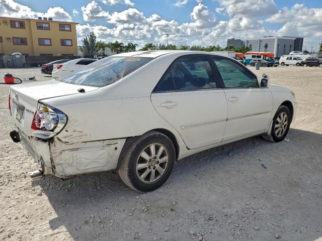 Toyota Camry Le Image 5