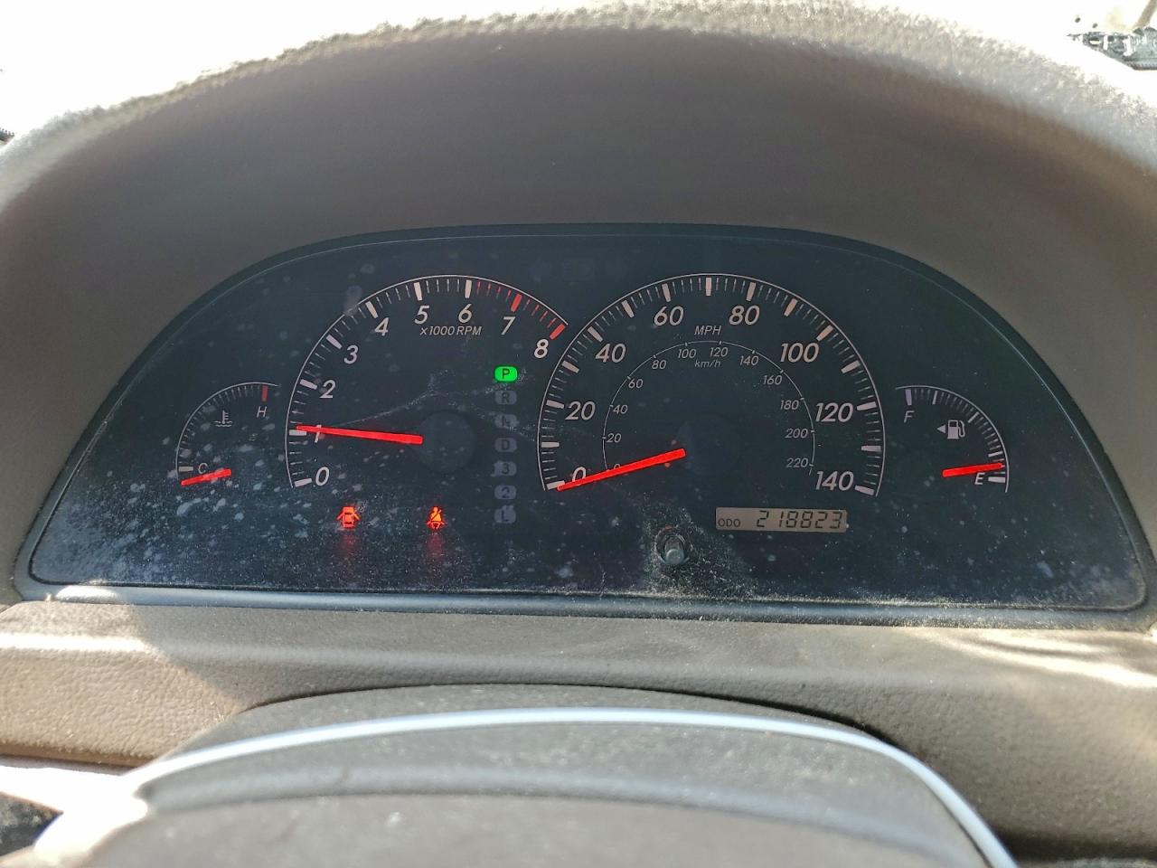 Toyota Camry Le Image 10