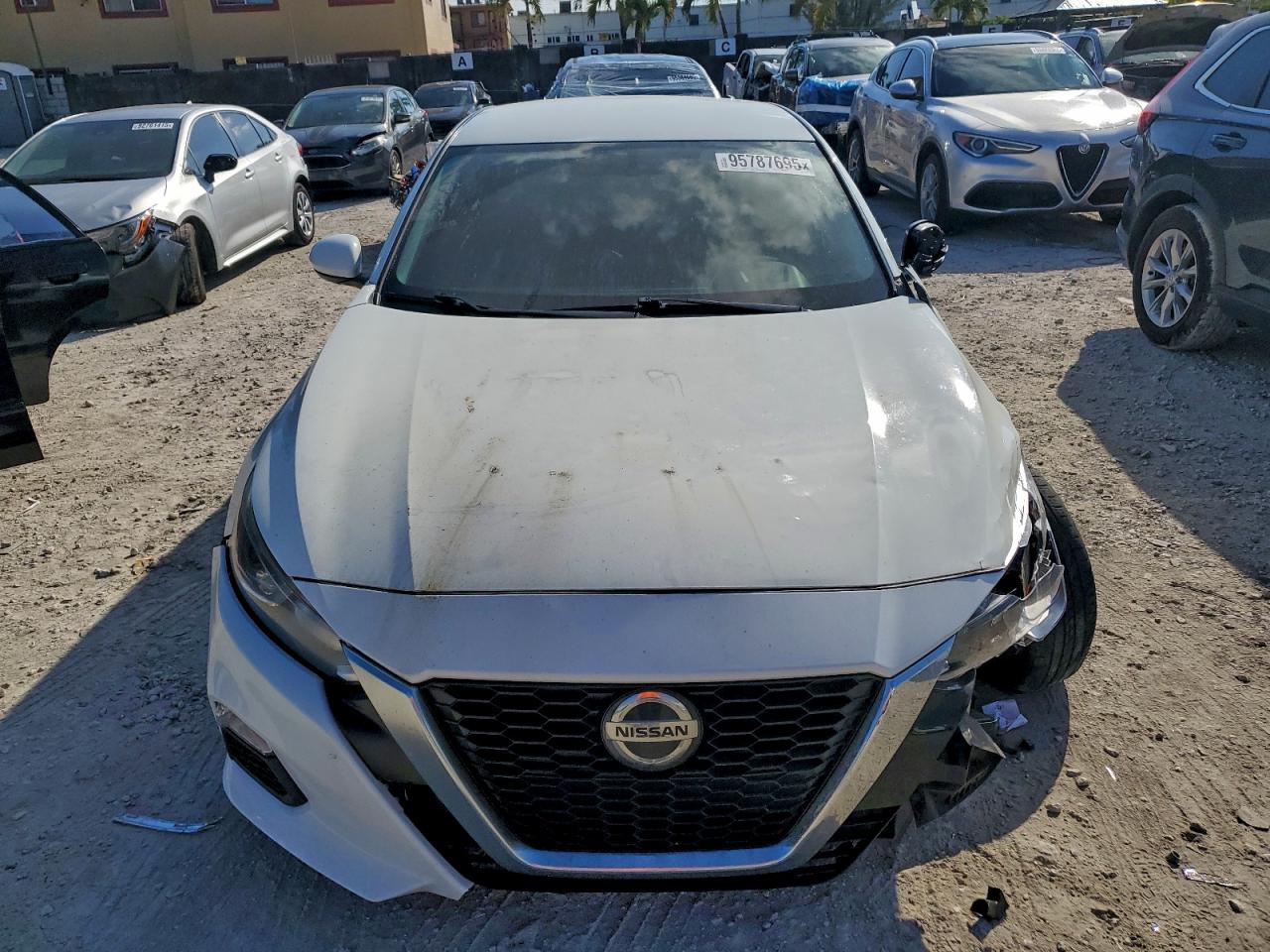 Nissan Altima S Image 6