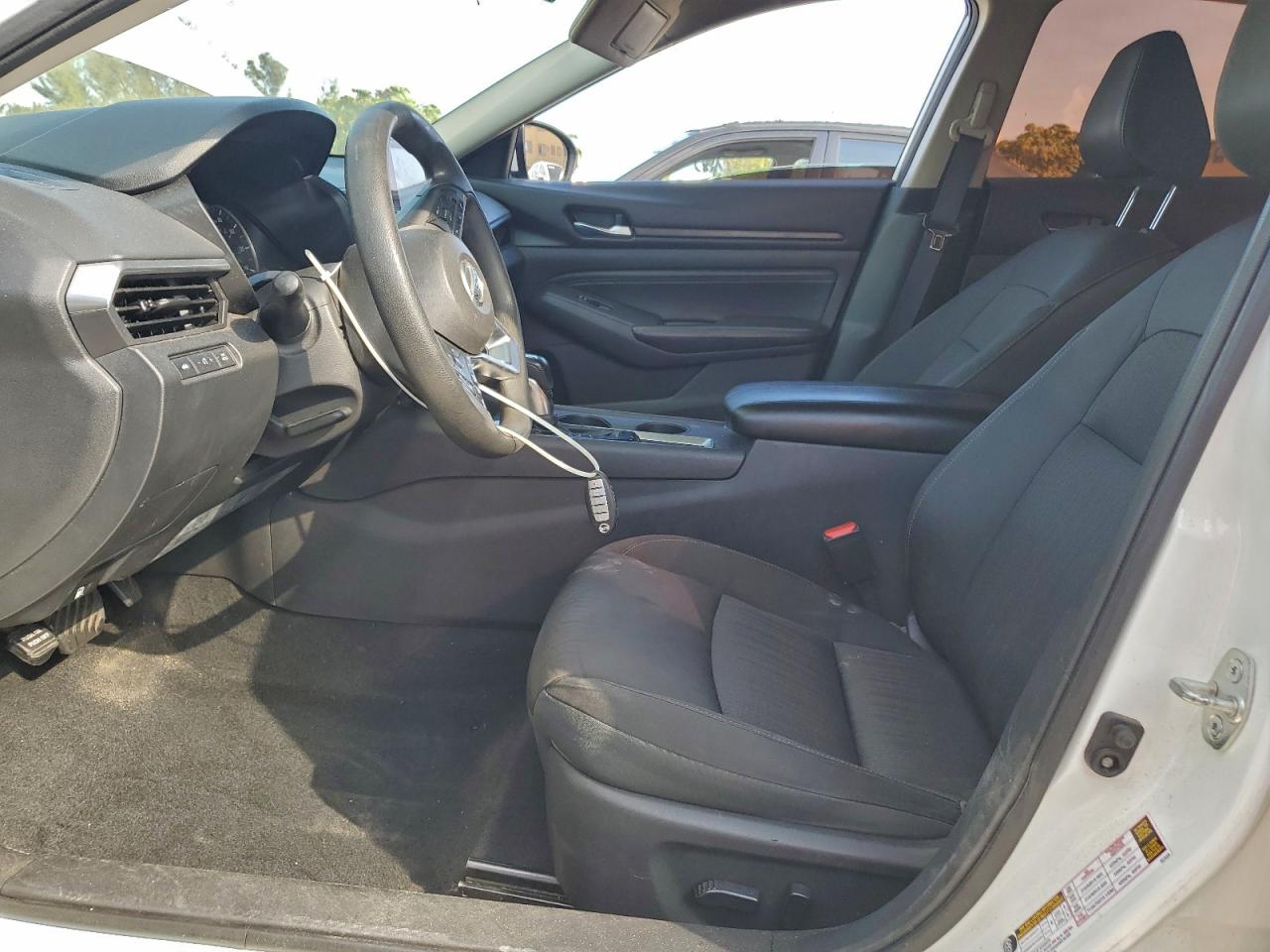 Nissan Altima S Image 4