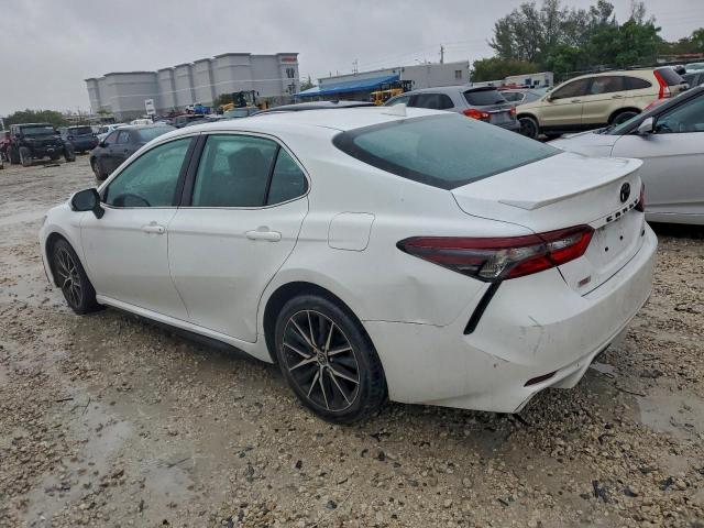 Toyota Camry Se Image 2