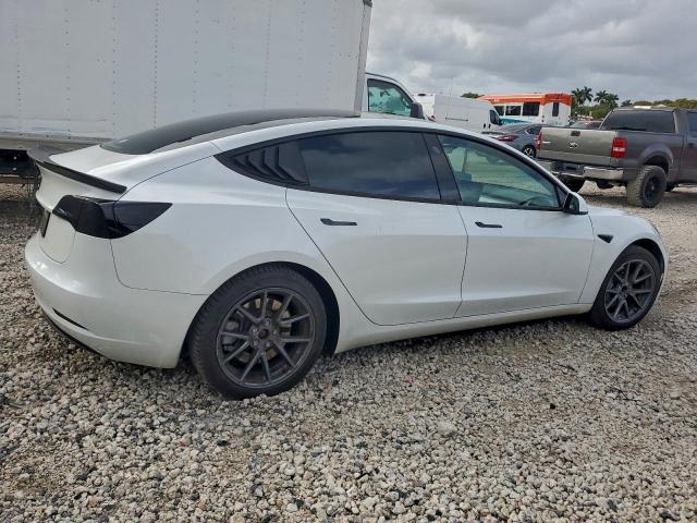 Tesla Model 3 Image 4