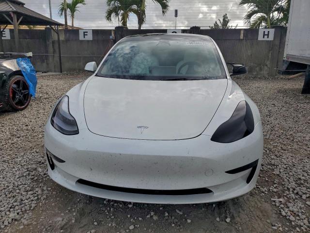 Tesla Model 3 Image 3