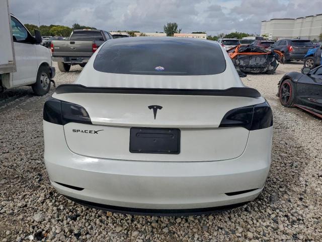 Tesla Model 3 Image 9