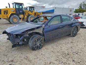  Salvage Lexus Es