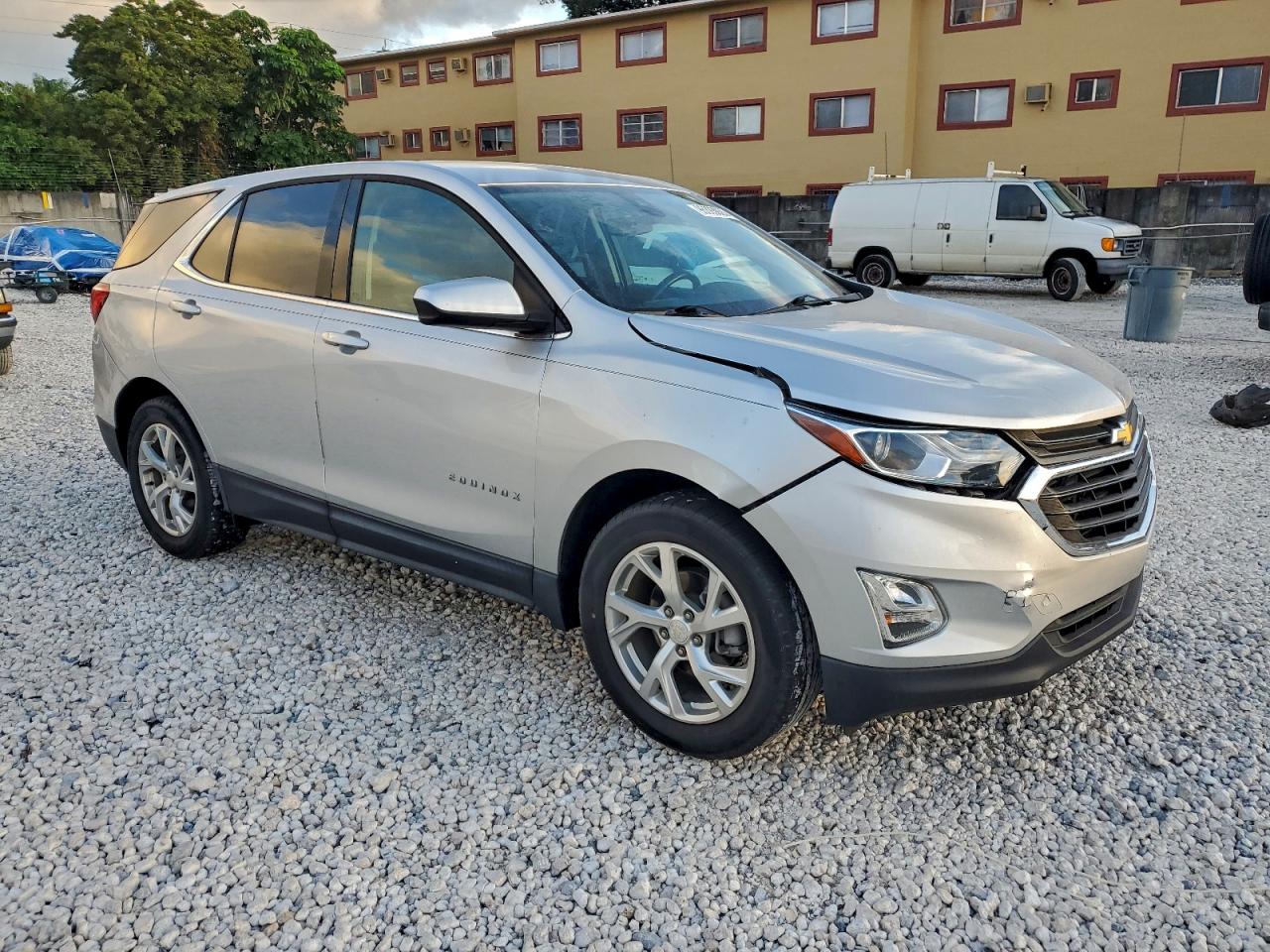Chevrolet Equinox Lt Image 9