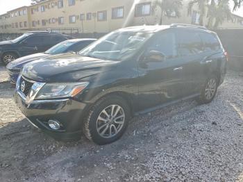  Salvage Nissan Pathfinder