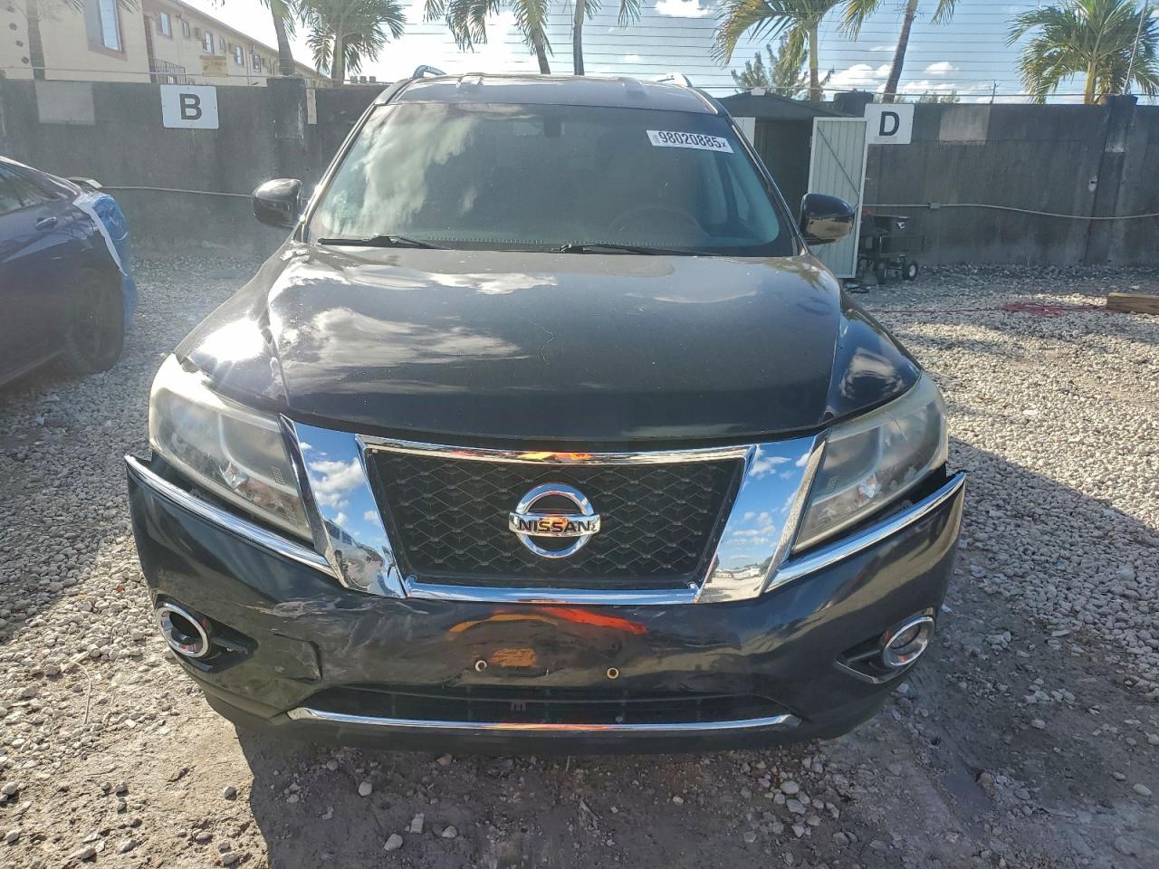 Nissan Pathfinder S Image 4