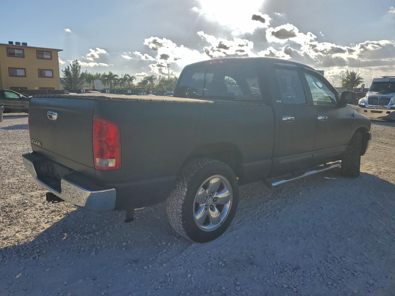 Dodge Ram 1500 Image 3