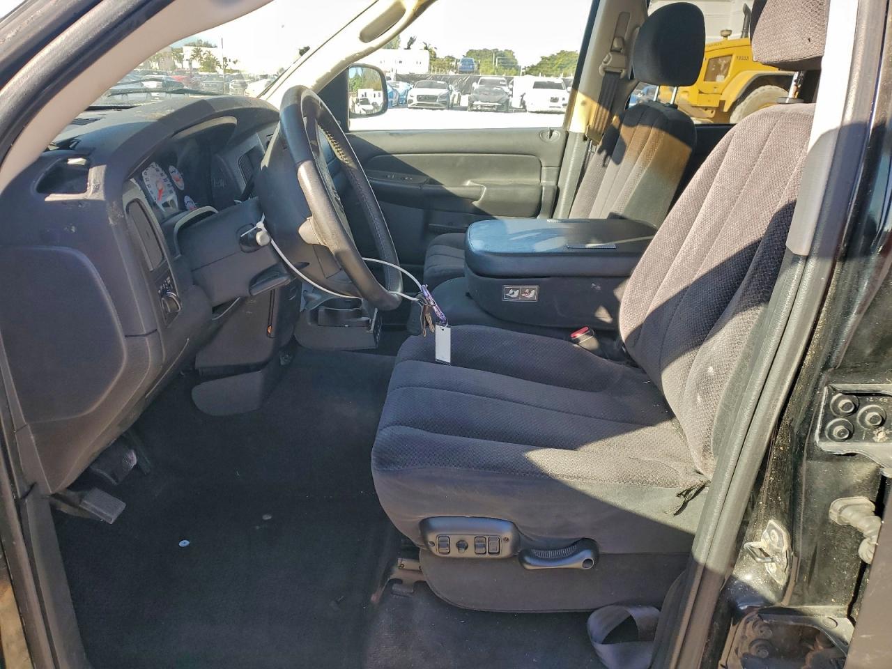 Dodge Ram 1500 Image 4