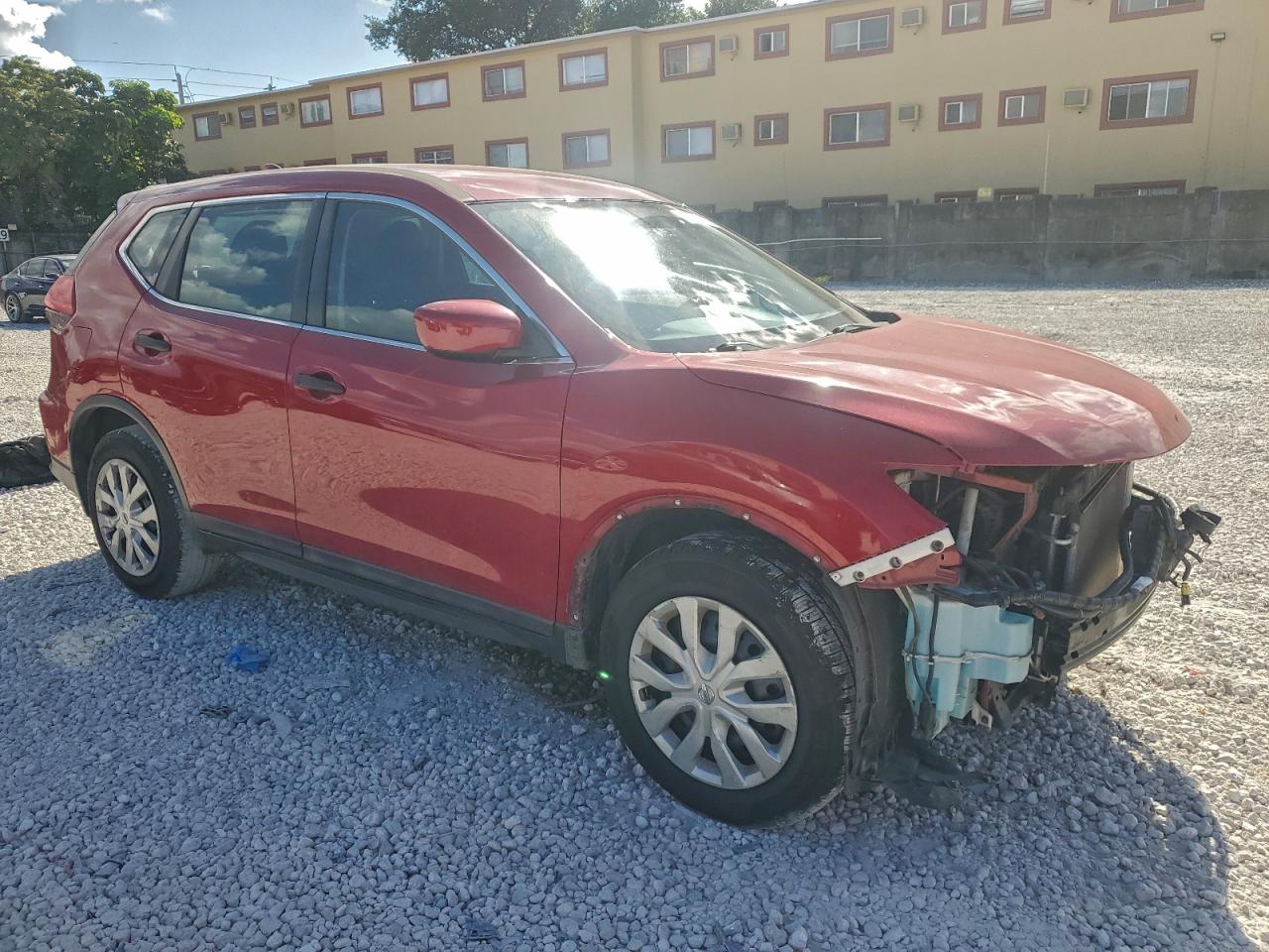 Nissan Rogue S Image 4