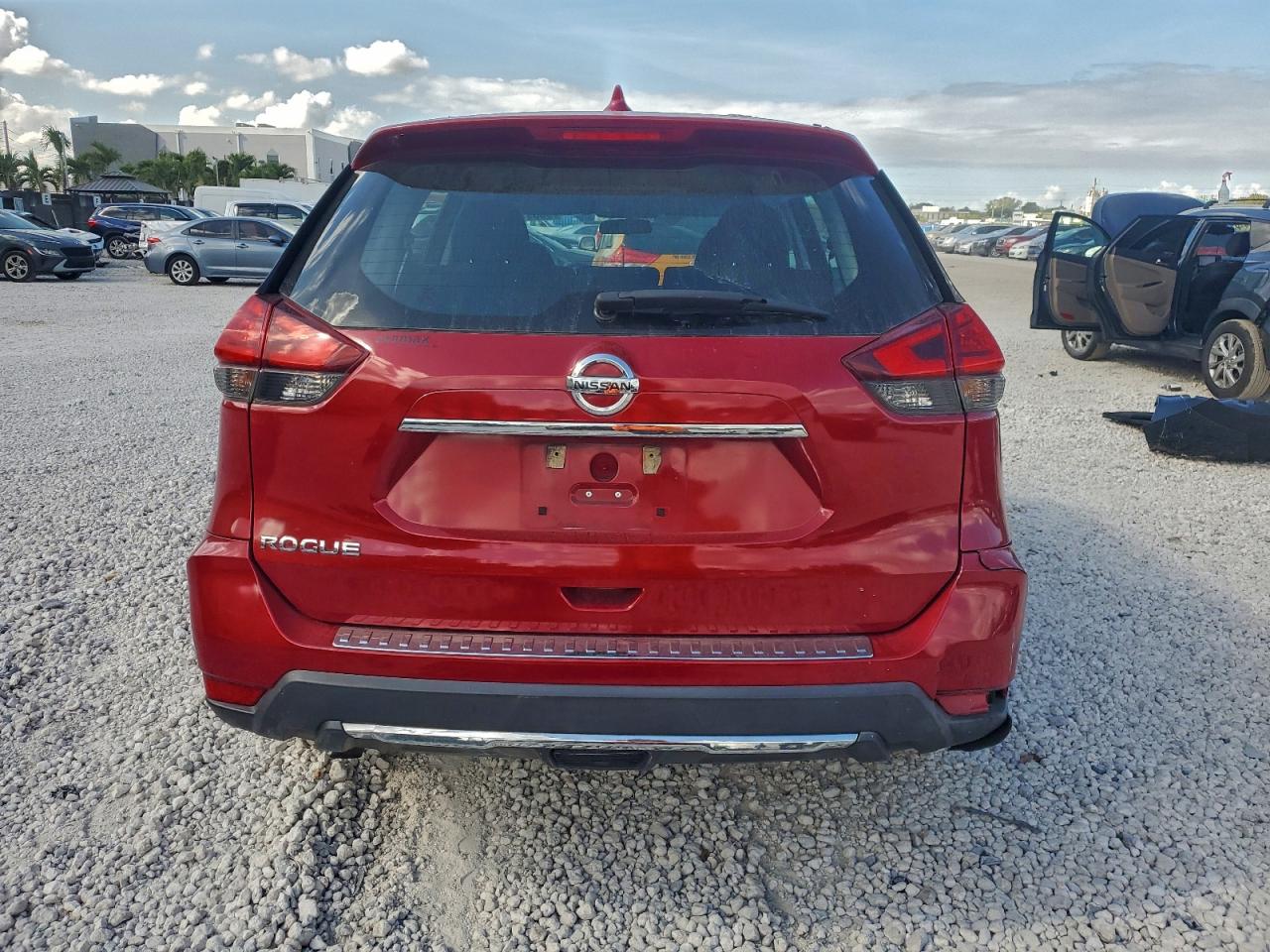 Nissan Rogue S Image 13