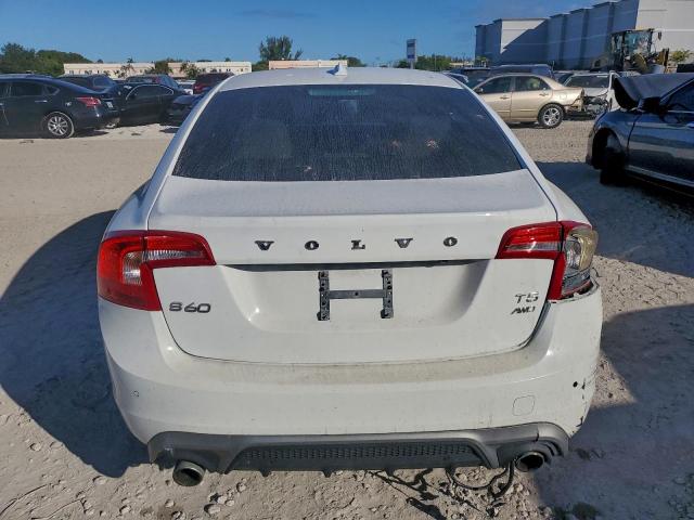 Volvo S60 Dynamic Image 3