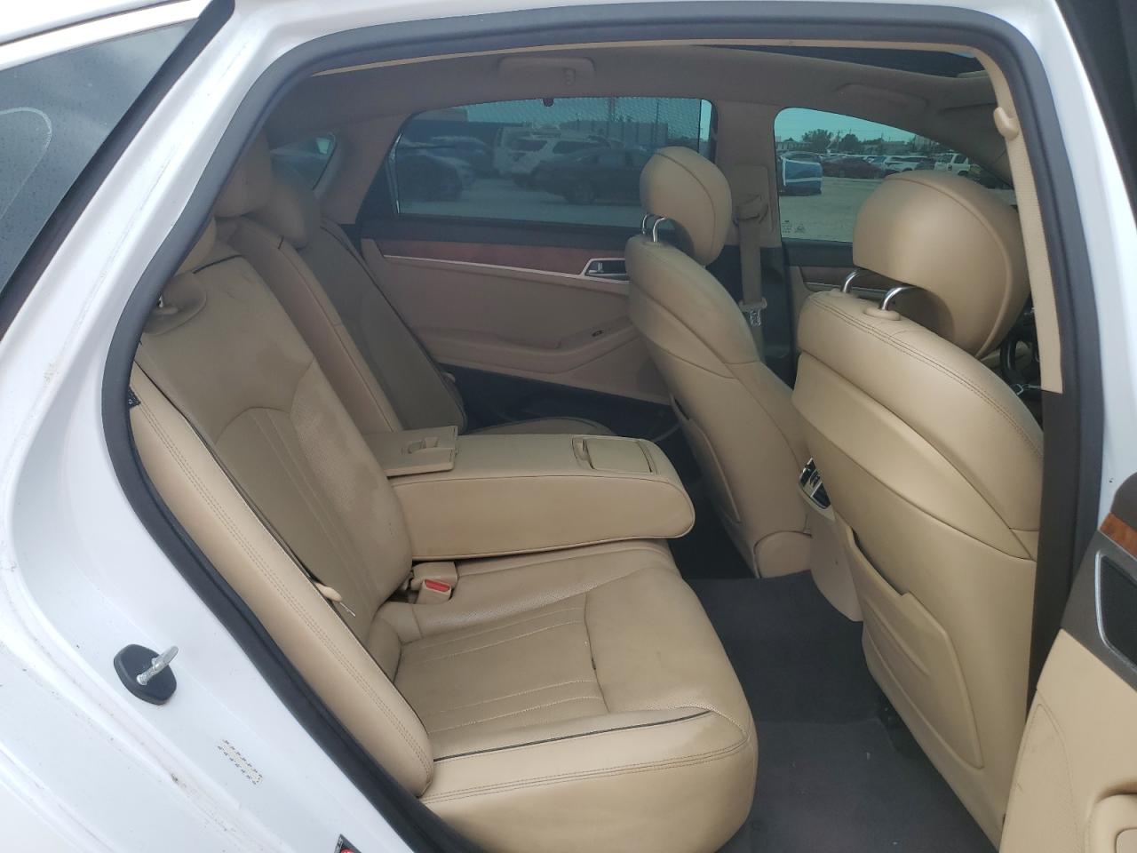 Hyundai Genesis 5.0l Image 7