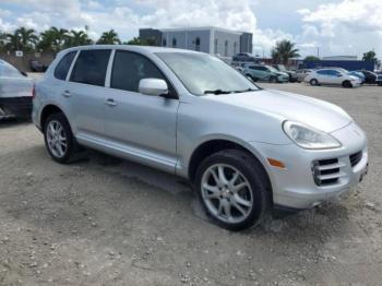  Salvage Porsche Cayenne