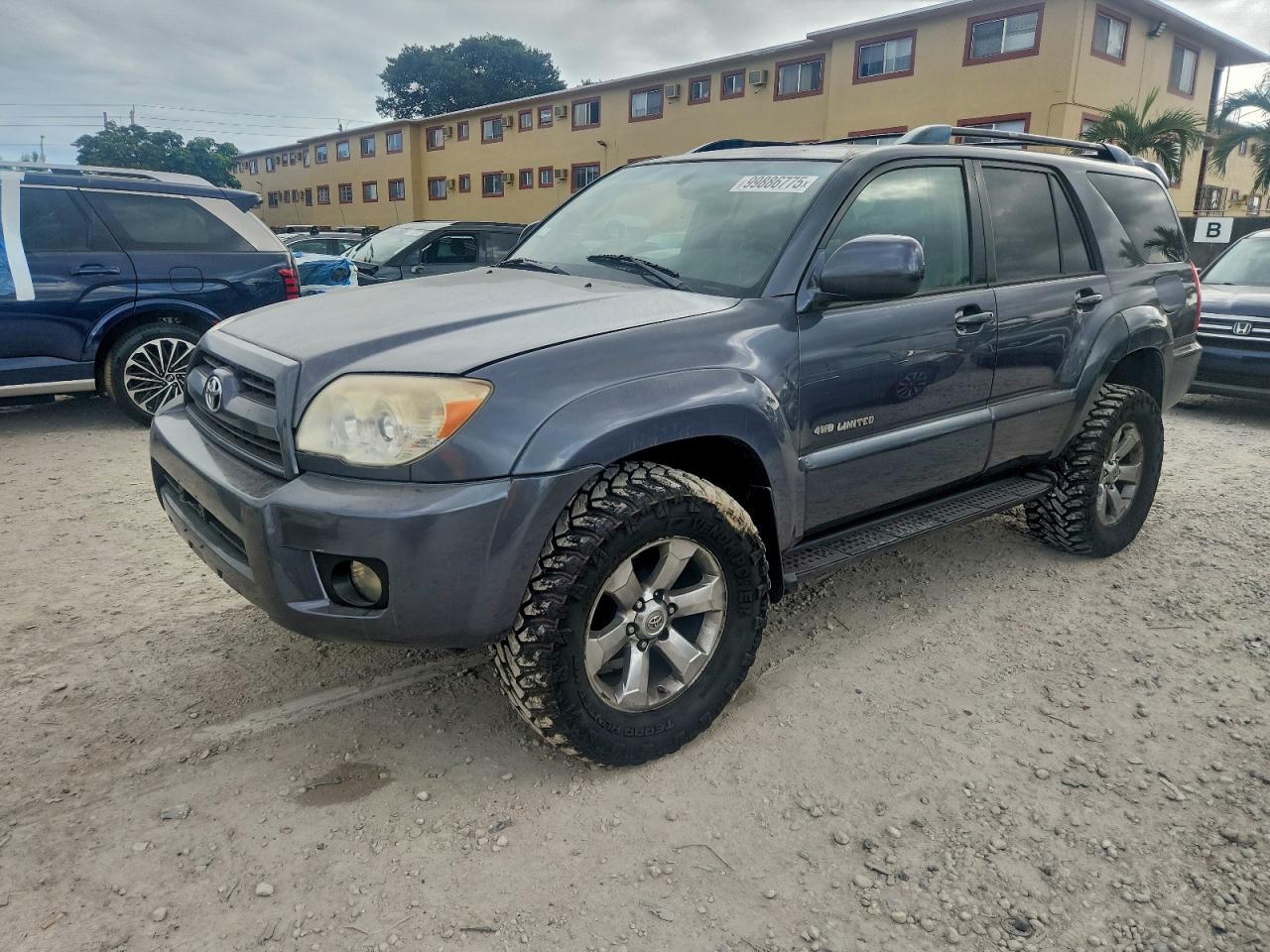 Toyota 4Runner Limited Image 1